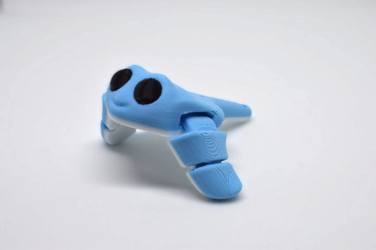 FlexiPets Flexi Rog die hoog op zijn flexibele vinnen staat - zijaanzicht